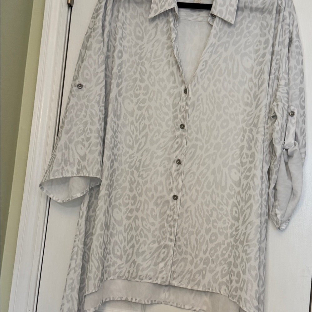 Chico's Cream and Gray Patterned Blouse